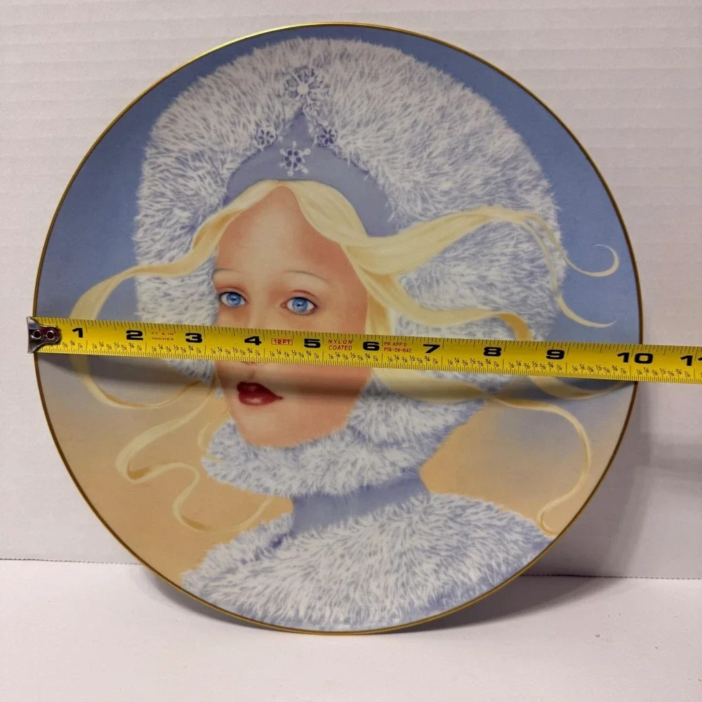 Hutschenreuther 1978 Princess Snowflake Plate Hand Signed Dolores‎ Valenza